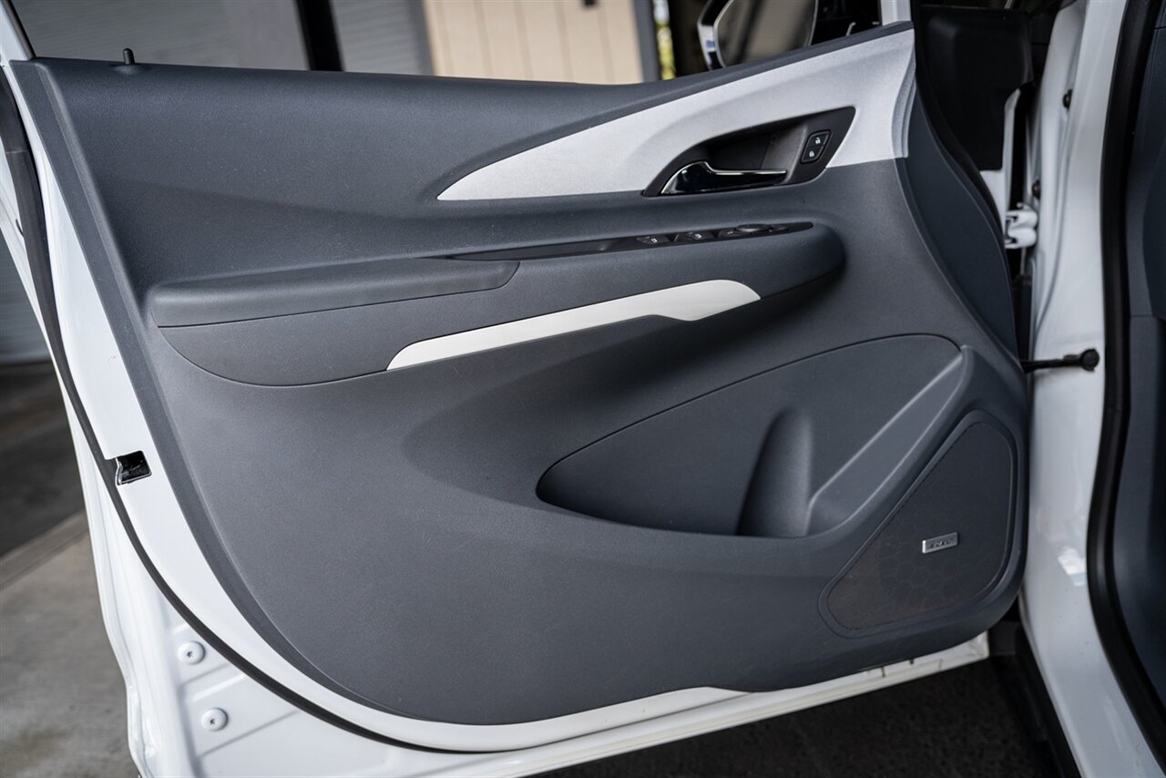 2017 Chevrolet Bolt EV Premier   - Photo 35 - Renton, WA 98057