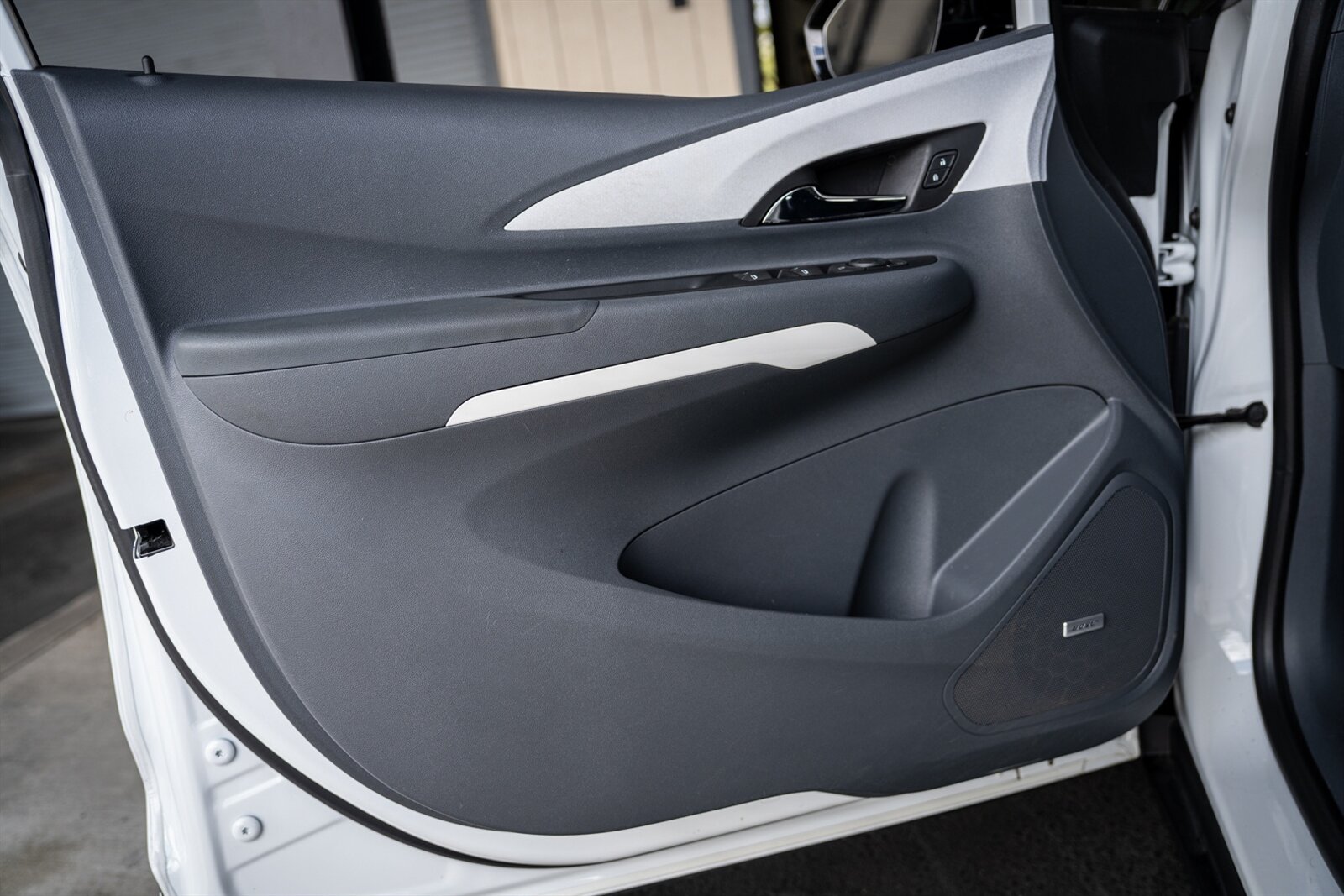 2017 Chevrolet Bolt EV Premier   - Photo 35 - Renton, WA 98057