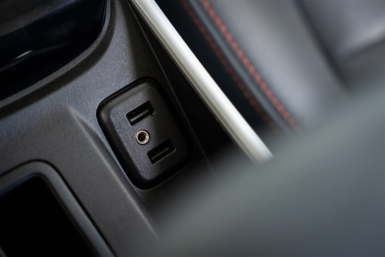 2017 Chevrolet Bolt EV Premier   - Photo 46 - Renton, WA 98057