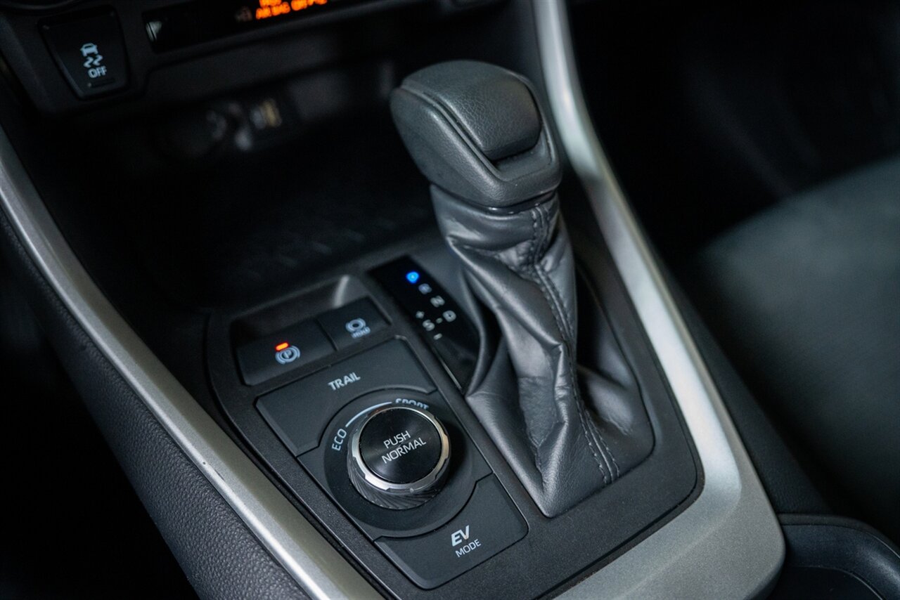 2025 Toyota RAV4 Hybrid XLE   - Photo 34 - Renton, WA 98057
