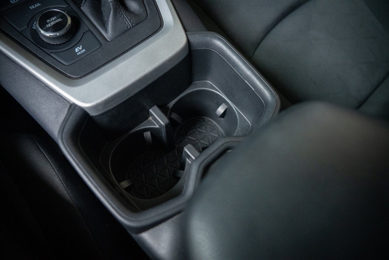 2025 Toyota RAV4 Hybrid XLE   - Photo 37 - Renton, WA 98057