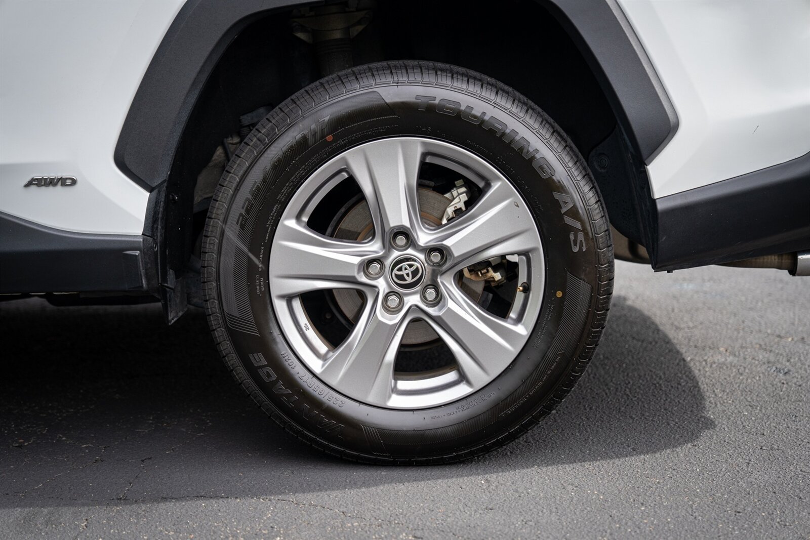 2025 Toyota RAV4 Hybrid XLE   - Photo 15 - Renton, WA 98057