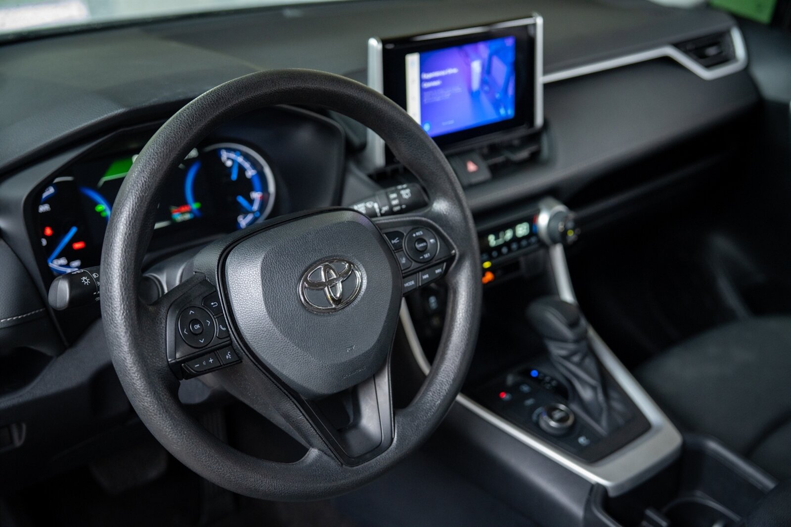 2025 Toyota RAV4 Hybrid XLE   - Photo 19 - Renton, WA 98057