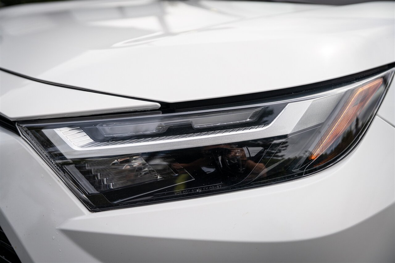 2025 Toyota RAV4 Hybrid XLE   - Photo 4 - Renton, WA 98057