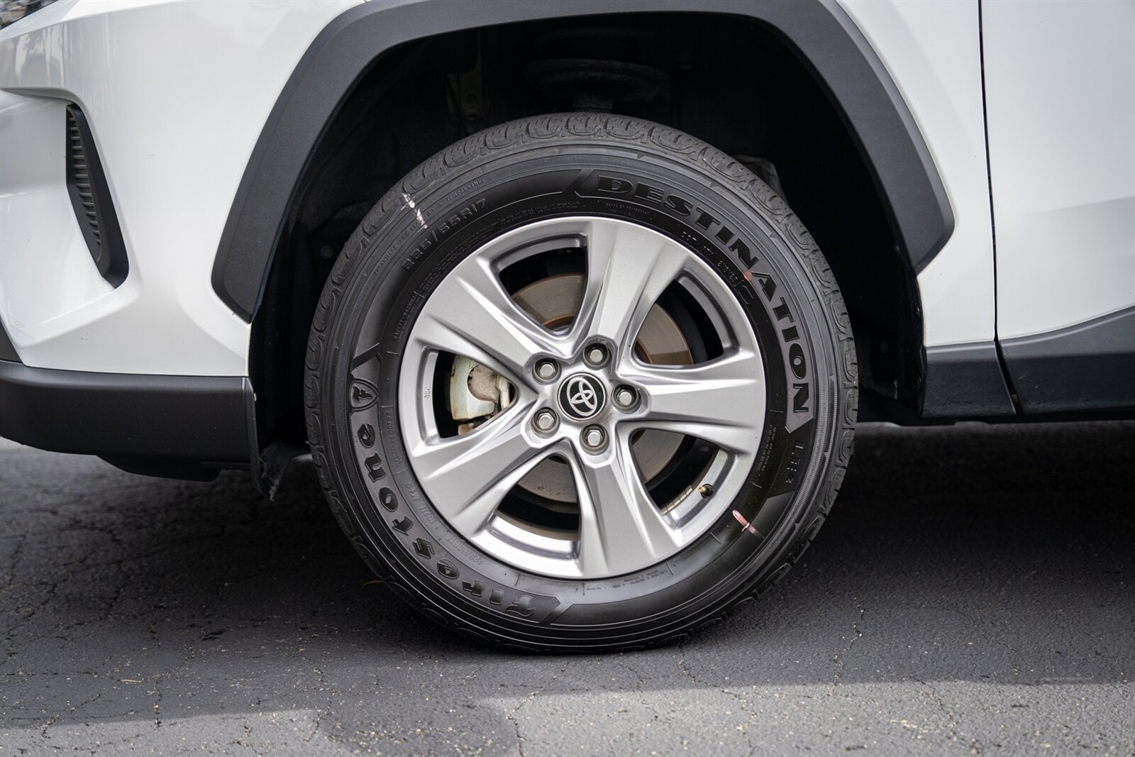 2025 Toyota RAV4 Hybrid XLE   - Photo 14 - Renton, WA 98057