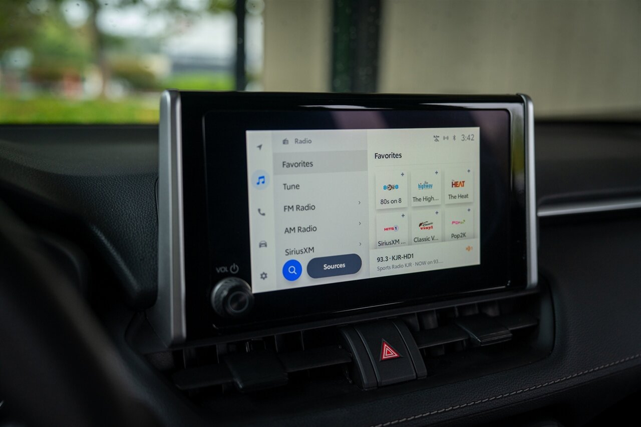 2025 Toyota RAV4 Hybrid XLE   - Photo 32 - Renton, WA 98057