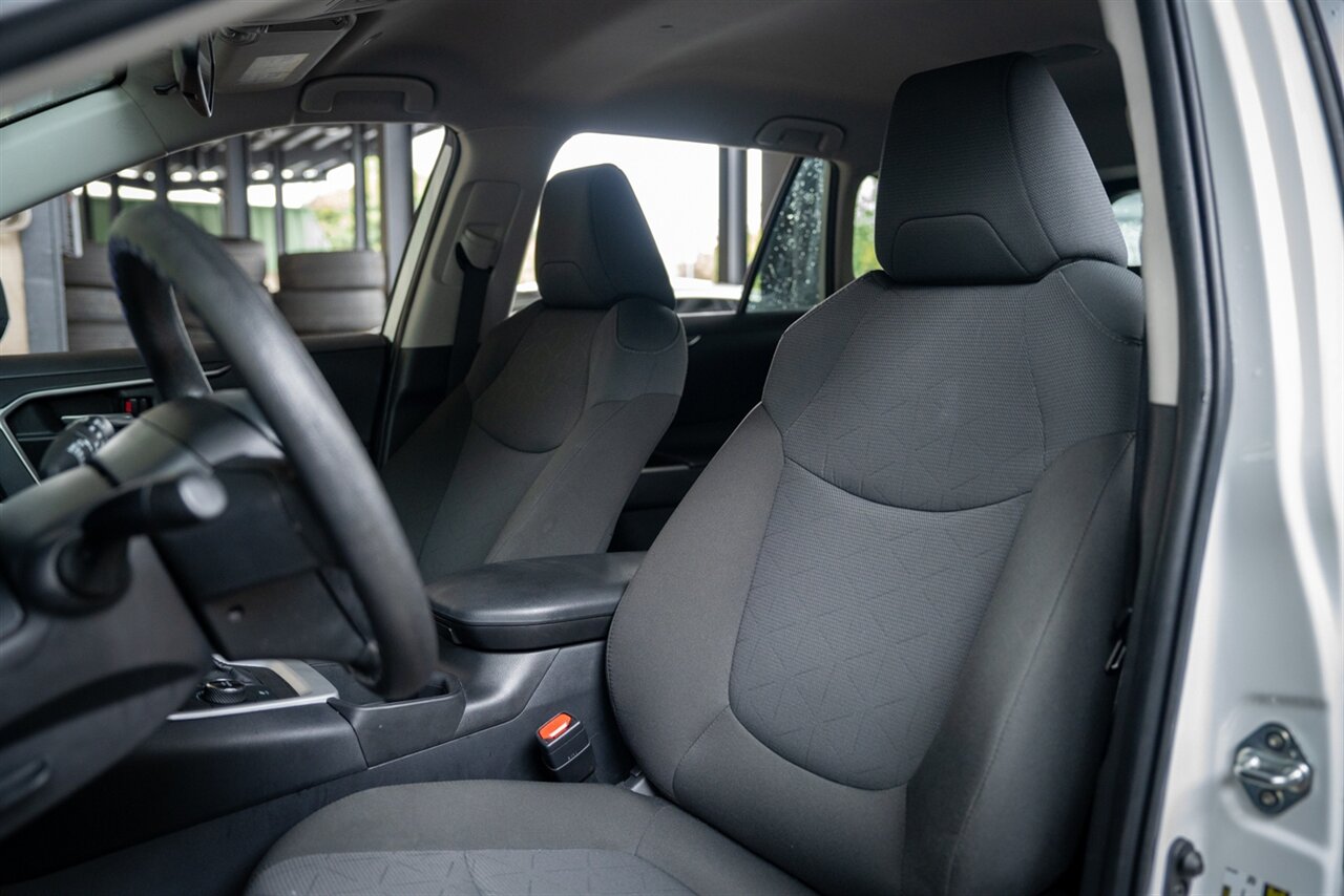 2025 Toyota RAV4 Hybrid XLE   - Photo 20 - Renton, WA 98057