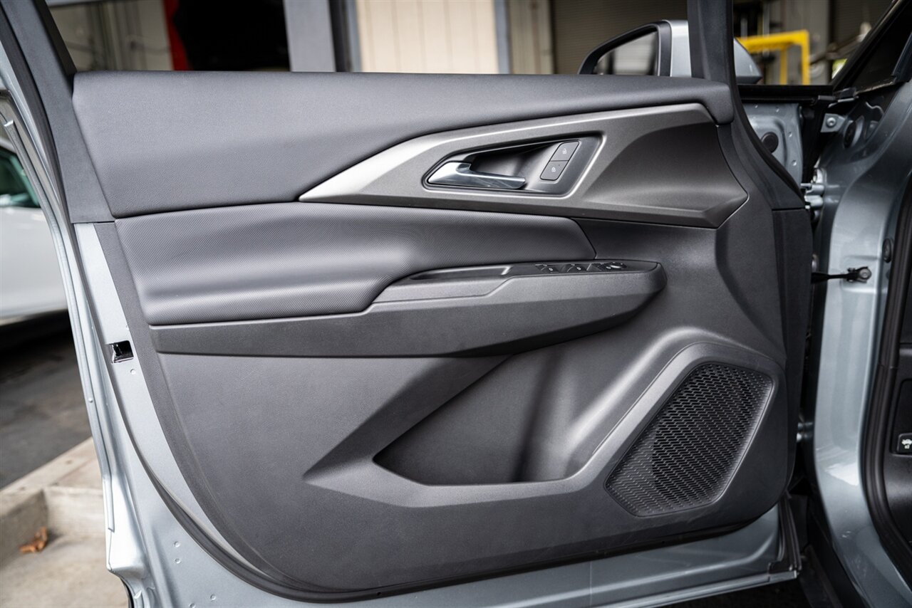 2025 Chevrolet Equinox EV LT   - Photo 33 - Renton, WA 98057