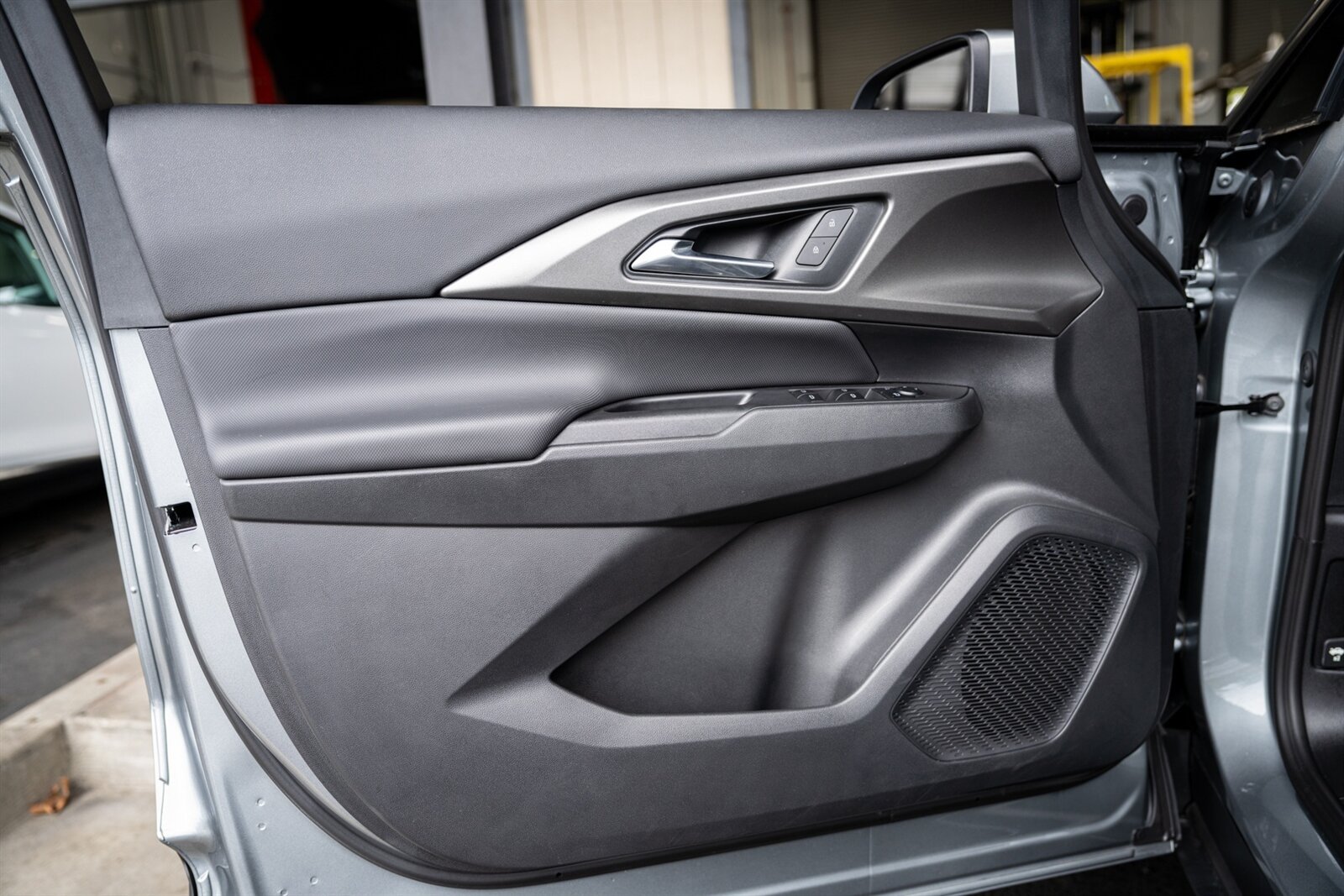 2025 Chevrolet Equinox EV LT   - Photo 33 - Renton, WA 98057