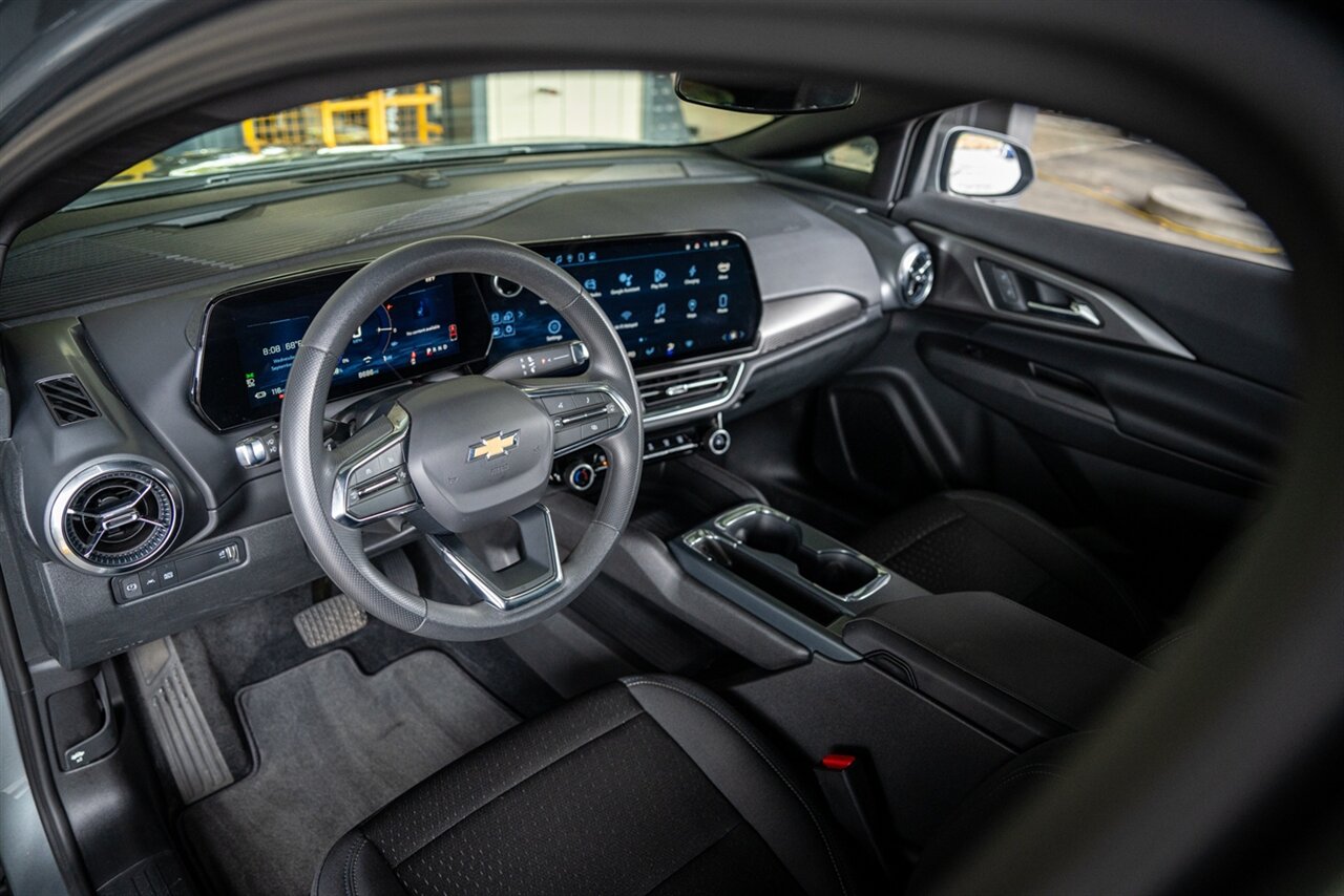 2025 Chevrolet Equinox EV LT   - Photo 27 - Renton, WA 98057