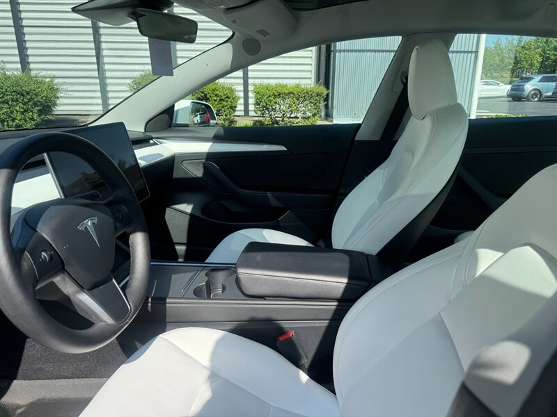 2023 Tesla Model 3   - Photo 18 - Renton, WA 98057