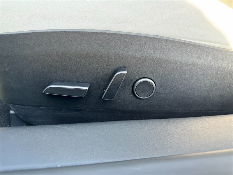 2023 Tesla Model 3   - Photo 17 - Renton, WA 98057