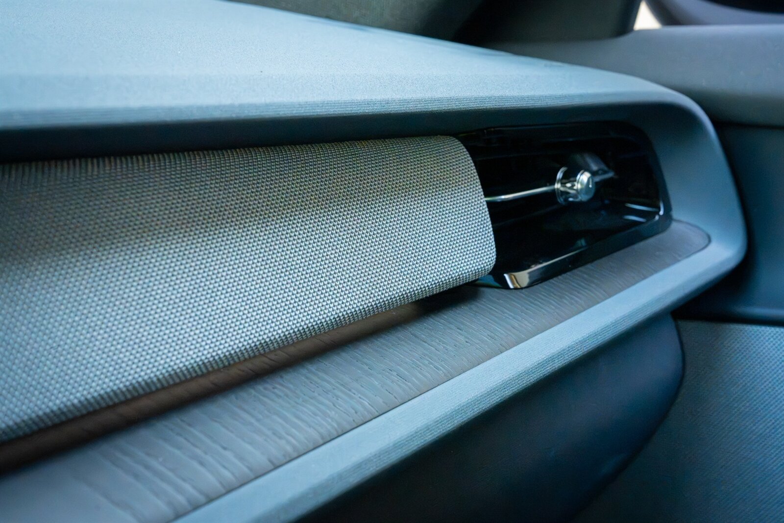 2024 Polestar 2 Long Range Dual Motor   - Photo 46 - Renton, WA 98057