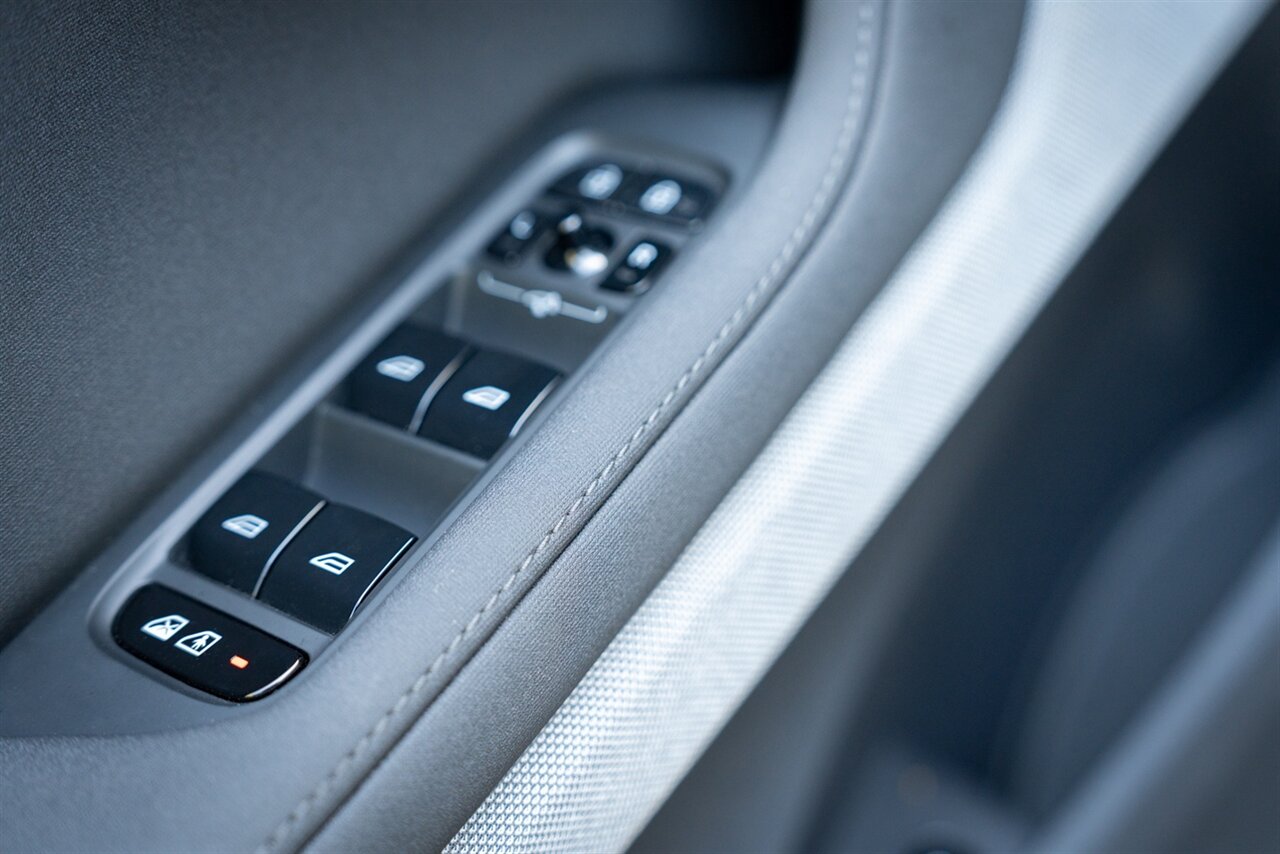2024 Polestar 2 Long Range Dual Motor   - Photo 32 - Renton, WA 98057