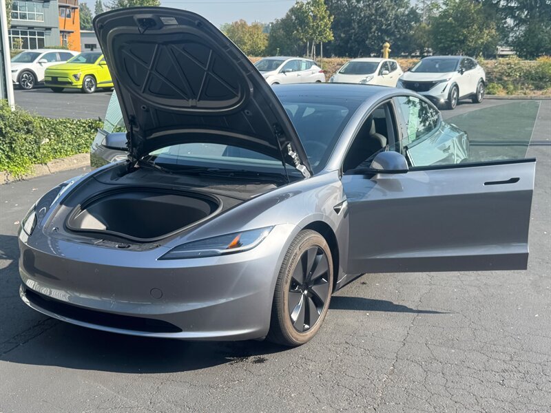 2025 Tesla Model 3 Long Range   - Photo 5 - Renton, WA 98057