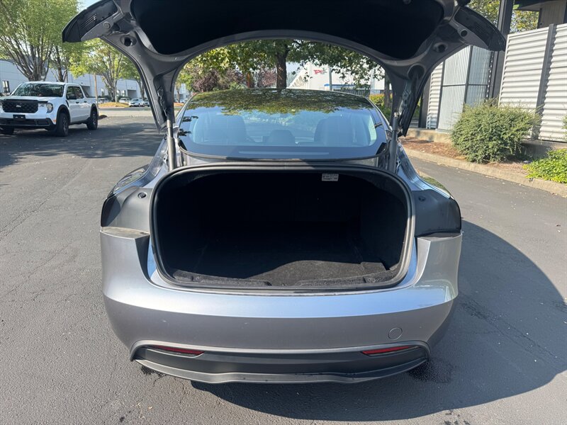2025 Tesla Model 3 Long Range   - Photo 10 - Renton, WA 98057