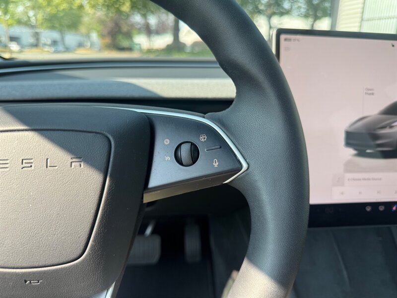 2025 Tesla Model 3 Long Range   - Photo 17 - Renton, WA 98057