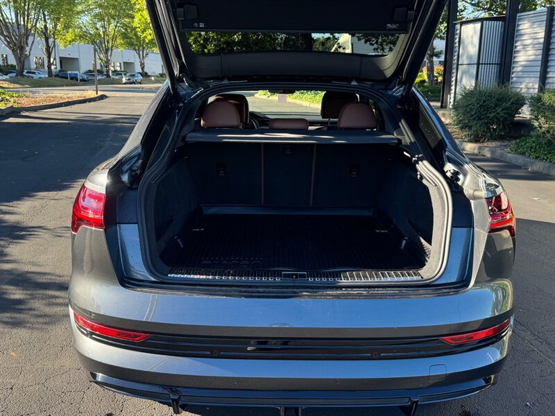 2021 Audi e-tron Sportback quattro Prestige   - Photo 8 - Renton, WA 98057
