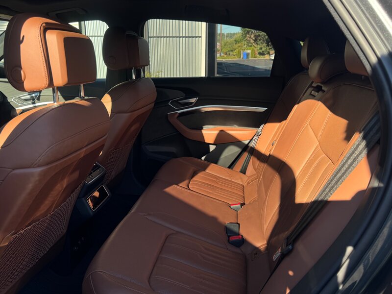 2021 Audi e-tron Sportback quattro Prestige   - Photo 10 - Renton, WA 98057