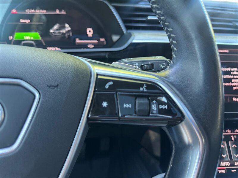 2021 Audi e-tron quattro Premium Plus   - Photo 14 - Renton, WA 98057