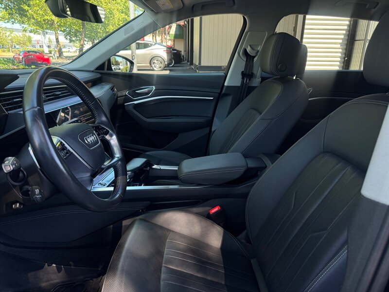 2021 Audi e-tron quattro Premium Plus   - Photo 19 - Renton, WA 98057