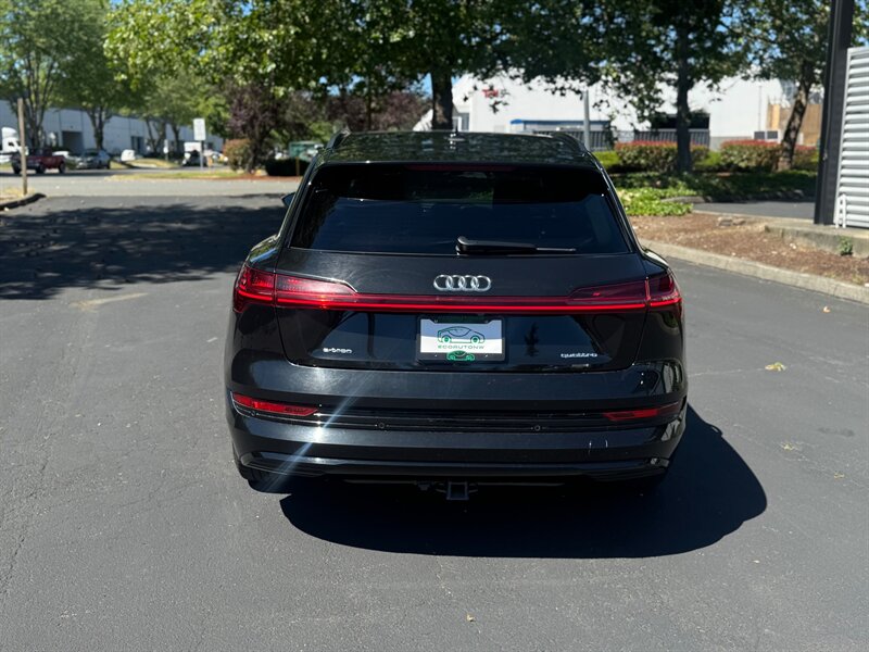 2021 Audi e-tron quattro Premium Plus   - Photo 9 - Renton, WA 98057