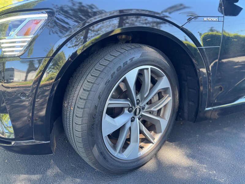 2021 Audi e-tron quattro Premium Plus   - Photo 25 - Renton, WA 98057