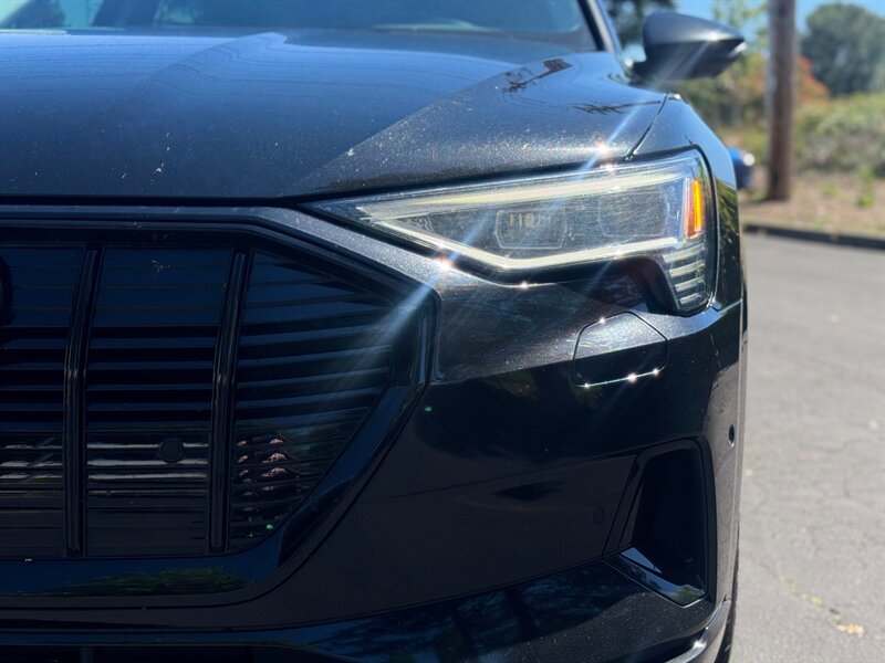 2021 Audi e-tron quattro Premium Plus   - Photo 6 - Renton, WA 98057