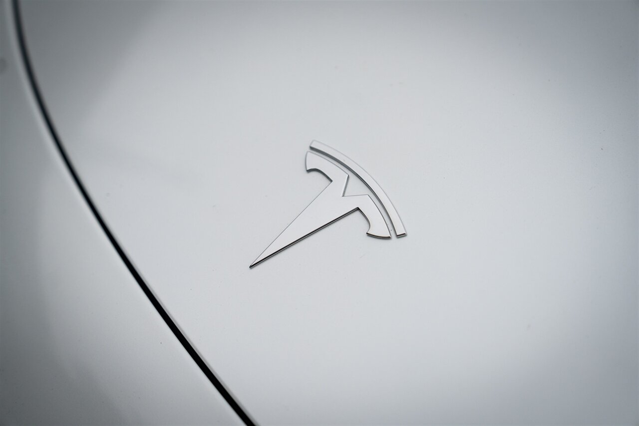 2023 Tesla Model 3   - Photo 3 - Renton, WA 98057
