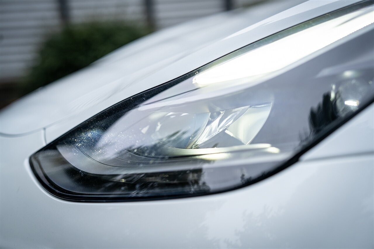 2023 Tesla Model 3   - Photo 5 - Renton, WA 98057