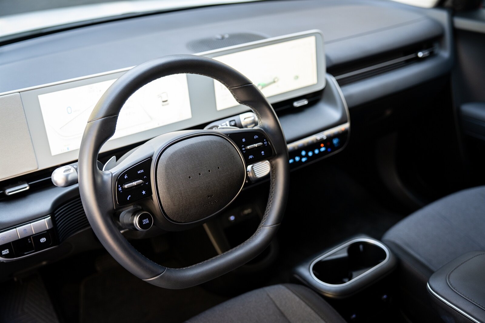 2024 Hyundai IONIQ 5 SE   - Photo 25 - Renton, WA 98057