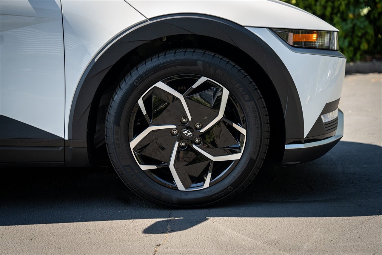 2024 Hyundai IONIQ 5 SE   - Photo 18 - Renton, WA 98057