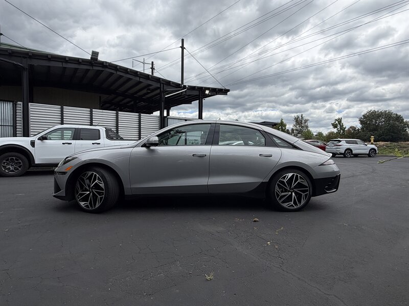 2024 Hyundai IONIQ 6 Limited   - Photo 10 - Renton, WA 98057