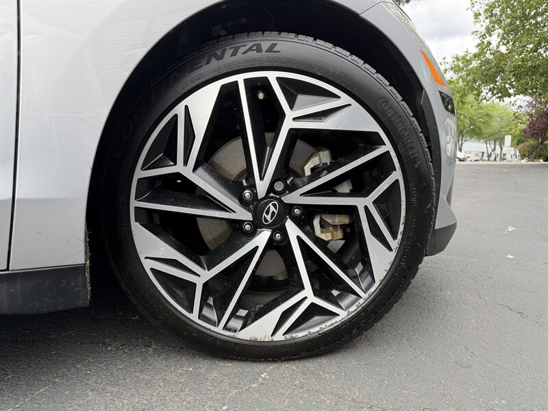 2024 Hyundai IONIQ 6 Limited   - Photo 29 - Renton, WA 98057