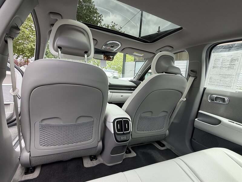 2024 Hyundai IONIQ 6 Limited   - Photo 24 - Renton, WA 98057