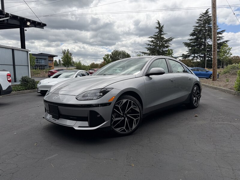 2024 Hyundai IONIQ 6 Limited   - Photo 2 - Renton, WA 98057