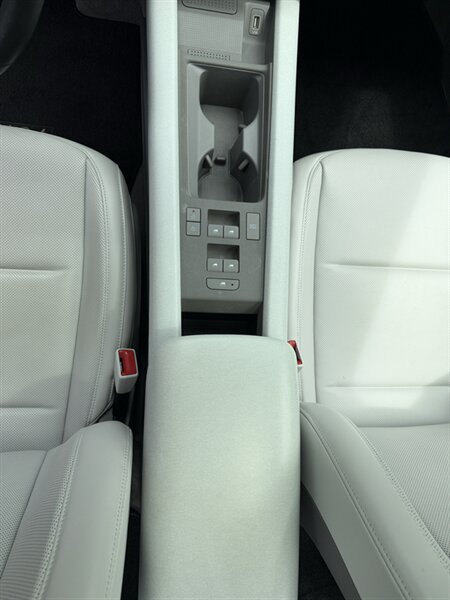 2024 Hyundai IONIQ 6 Limited   - Photo 21 - Renton, WA 98057