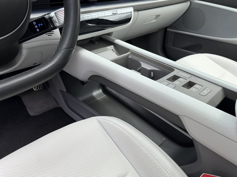 2024 Hyundai IONIQ 6 Limited   - Photo 20 - Renton, WA 98057
