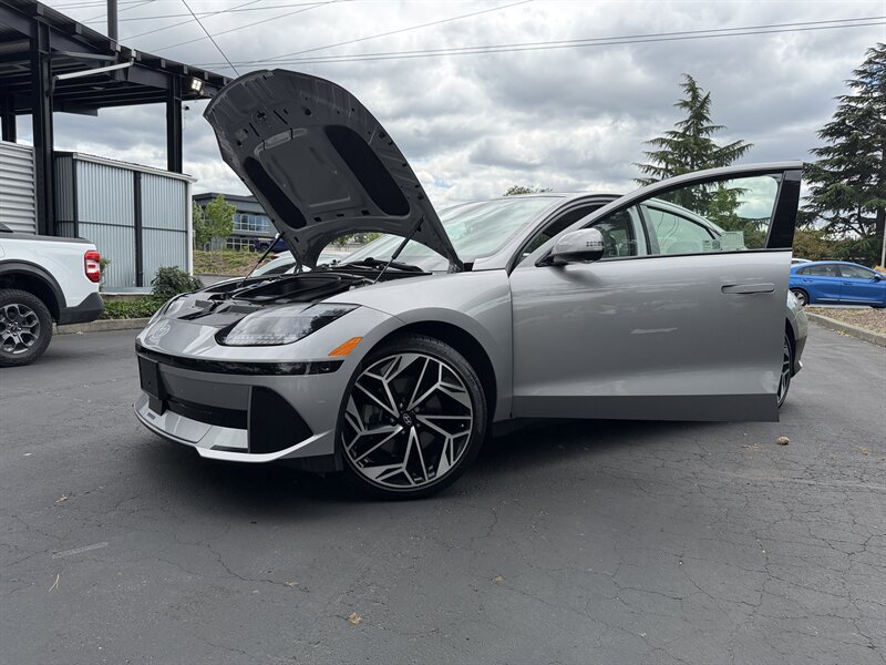 2024 Hyundai IONIQ 6 Limited   - Photo 5 - Renton, WA 98057