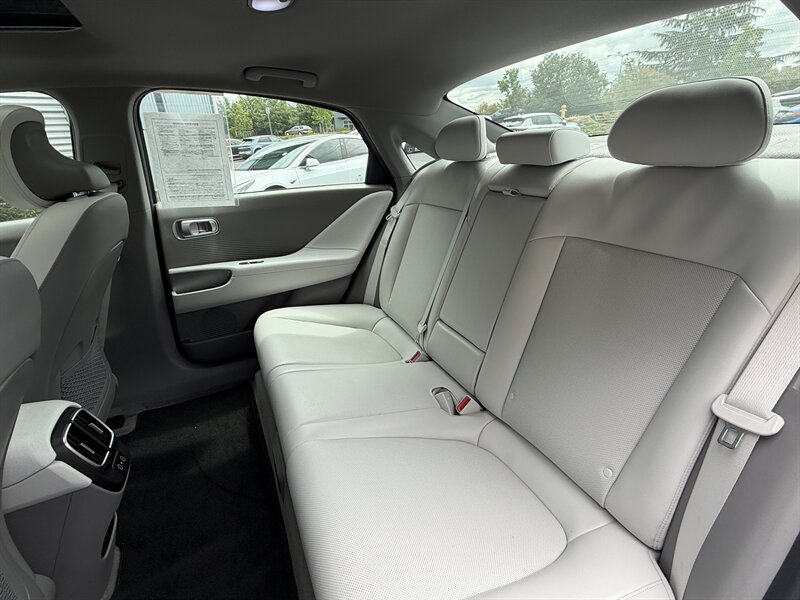 2024 Hyundai IONIQ 6 Limited   - Photo 23 - Renton, WA 98057