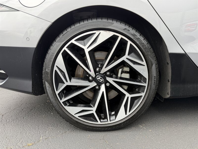 2024 Hyundai IONIQ 6 Limited   - Photo 28 - Renton, WA 98057
