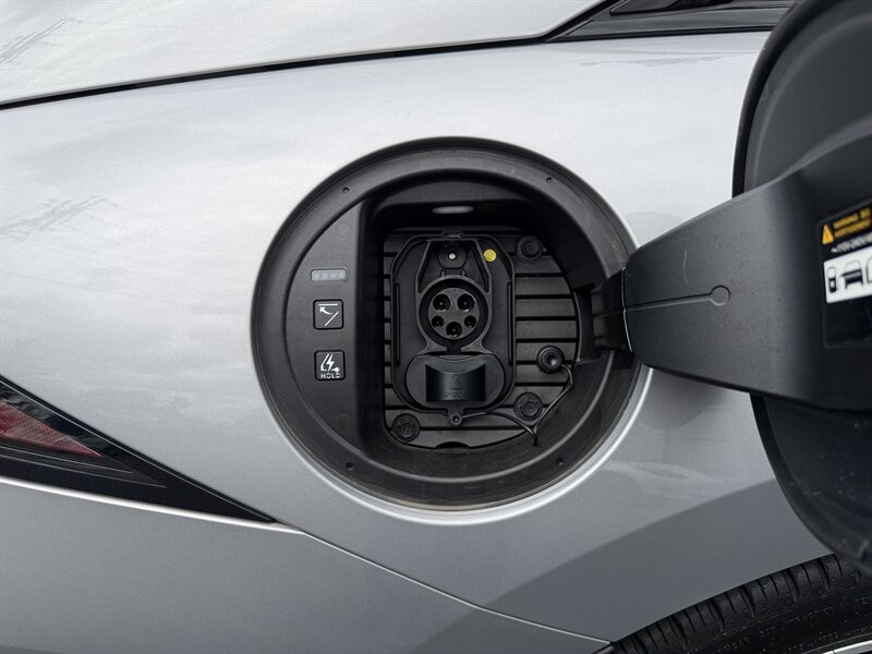 2024 Hyundai IONIQ 6 Limited   - Photo 25 - Renton, WA 98057