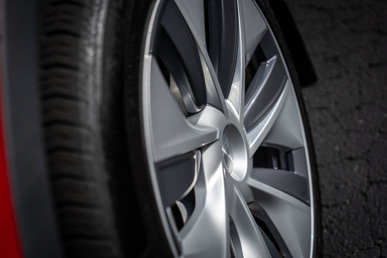 2023 Tesla Model Y Long Range   - Photo 5 - Renton, WA 98057