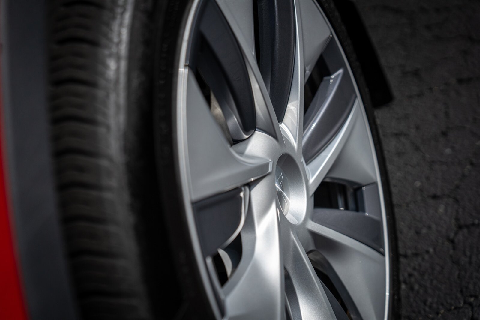 2023 Tesla Model Y Long Range   - Photo 5 - Renton, WA 98057