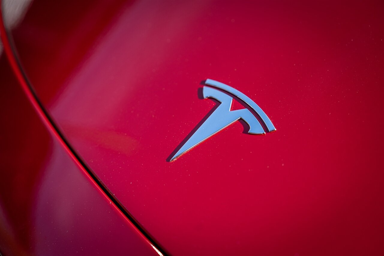 2023 Tesla Model Y Long Range   - Photo 3 - Renton, WA 98057