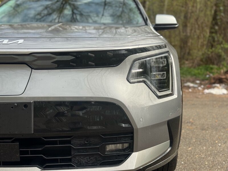 2023 Kia Niro EV Wave   - Photo 4 - Renton, WA 98057