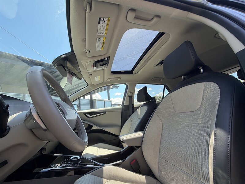2023 Kia Niro EV Wave   - Photo 7 - Renton, WA 98057
