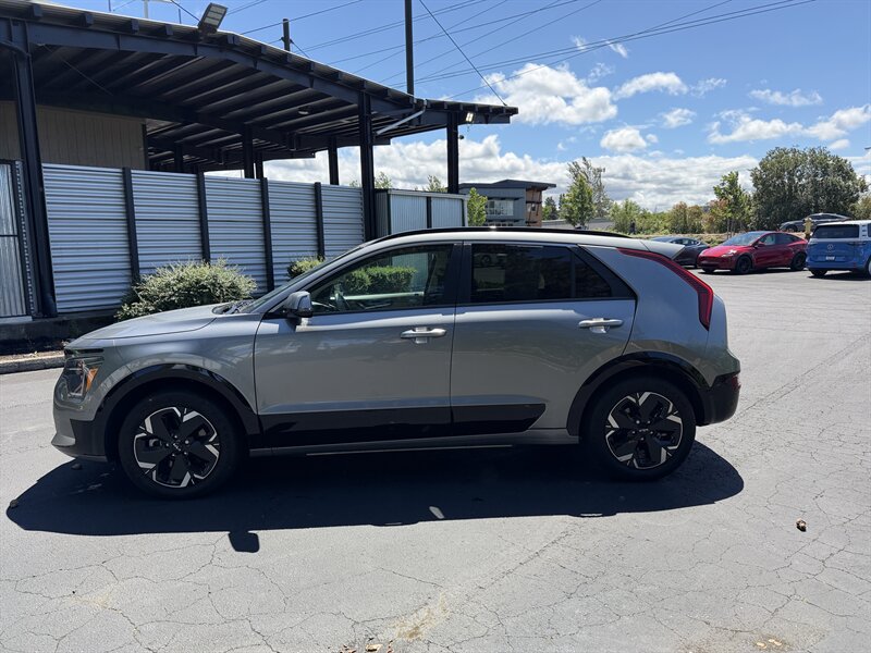 2023 Kia Niro EV Wave   - Photo 5 - Renton, WA 98057