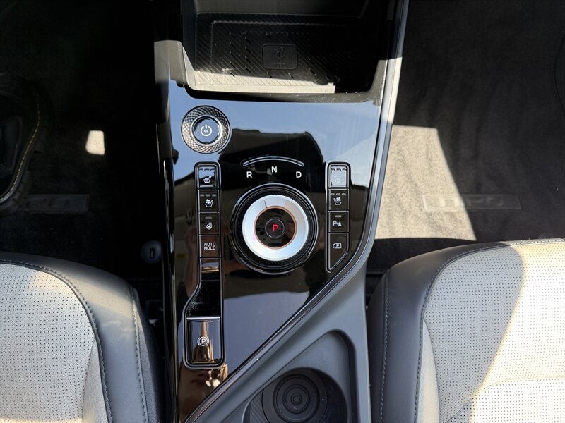 2023 Kia Niro EV Wave   - Photo 13 - Renton, WA 98057