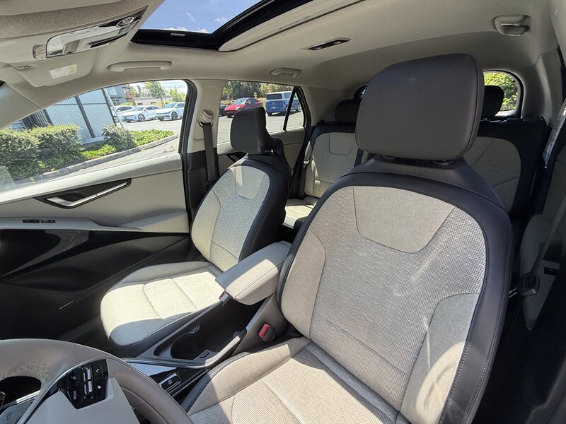 2023 Kia Niro EV Wave   - Photo 8 - Renton, WA 98057